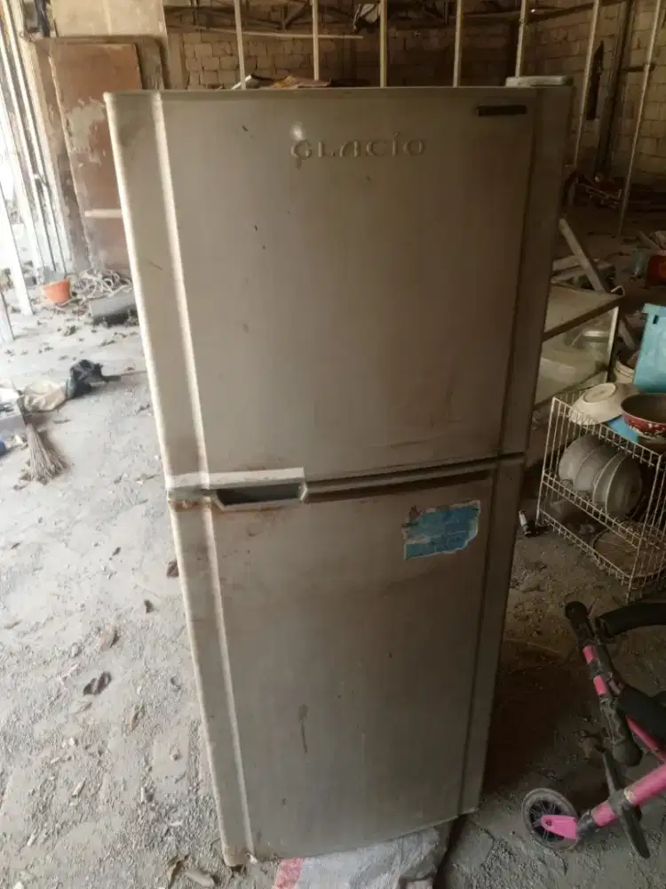 Kulkas toshiba 2pintu minus