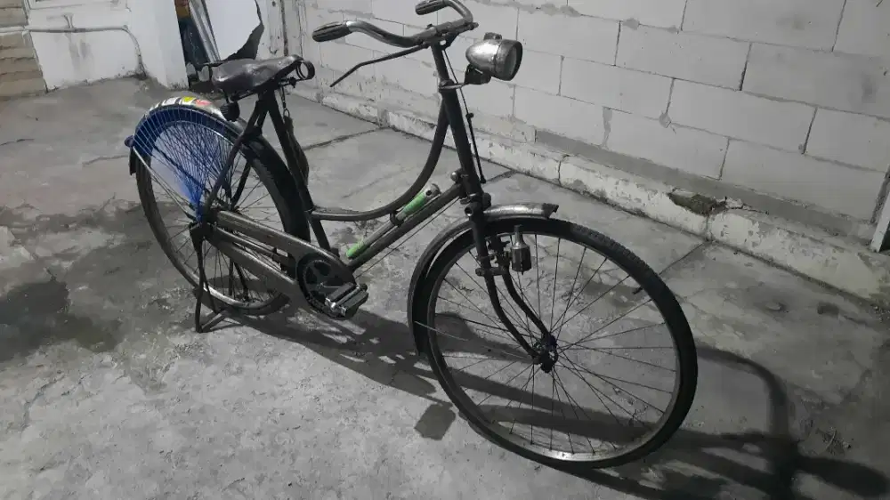 Sepeda onthel merek Raleigt kondisi oke