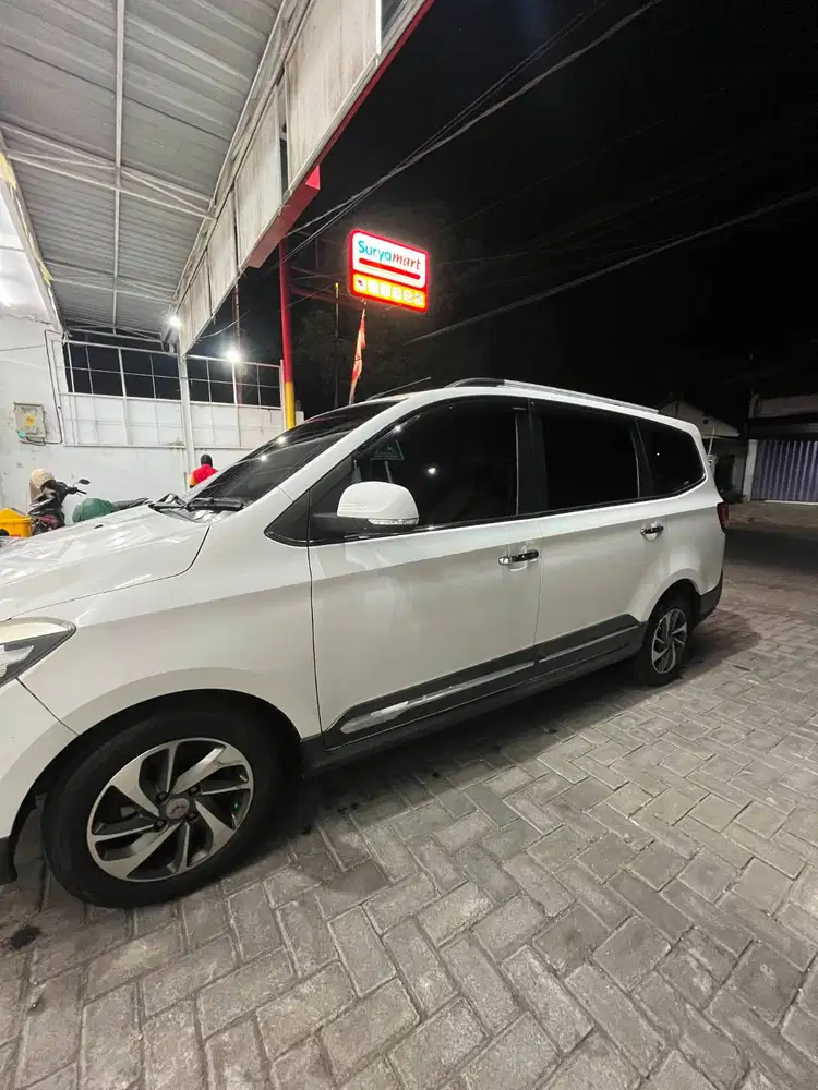 Wuling confero s 1.5 L