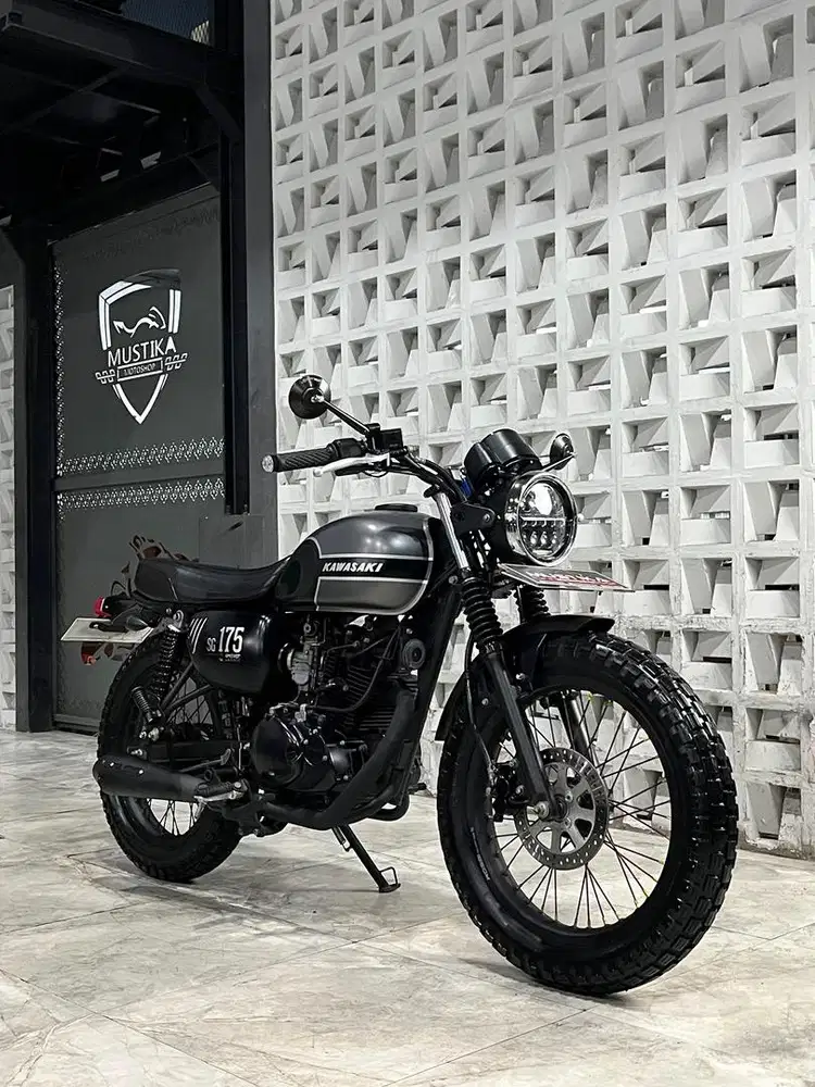 Istimewa ODO 1RB!!Kawasaki W175 SE th 2018 - Ayu Mustika