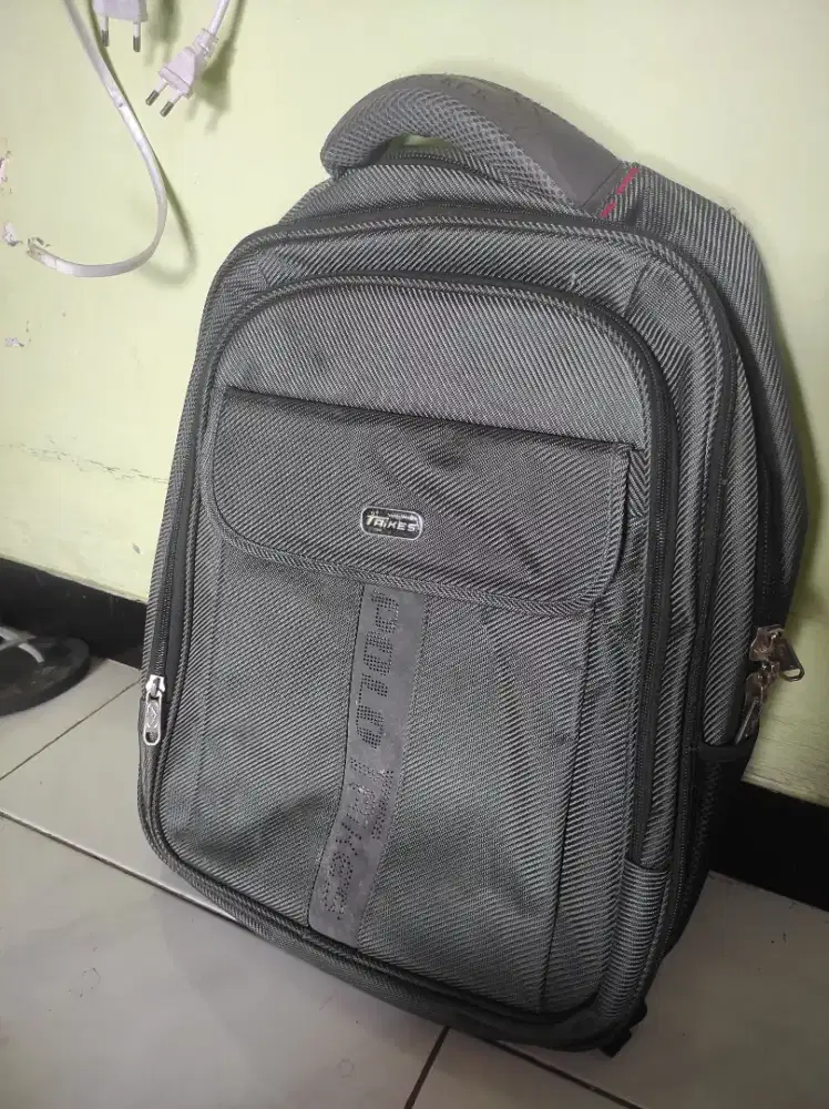Tas laptop model ransel