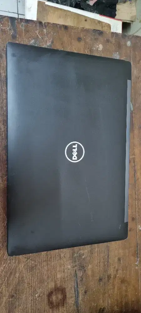 Laptop dell 7480 core i5 gen 7  ram 8gb ssd 256gb keyboard nyala