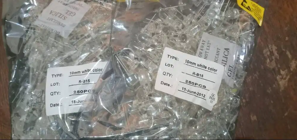 New Old Stock Lampu LED 10mm Warna Putih (isi 250 pcs)