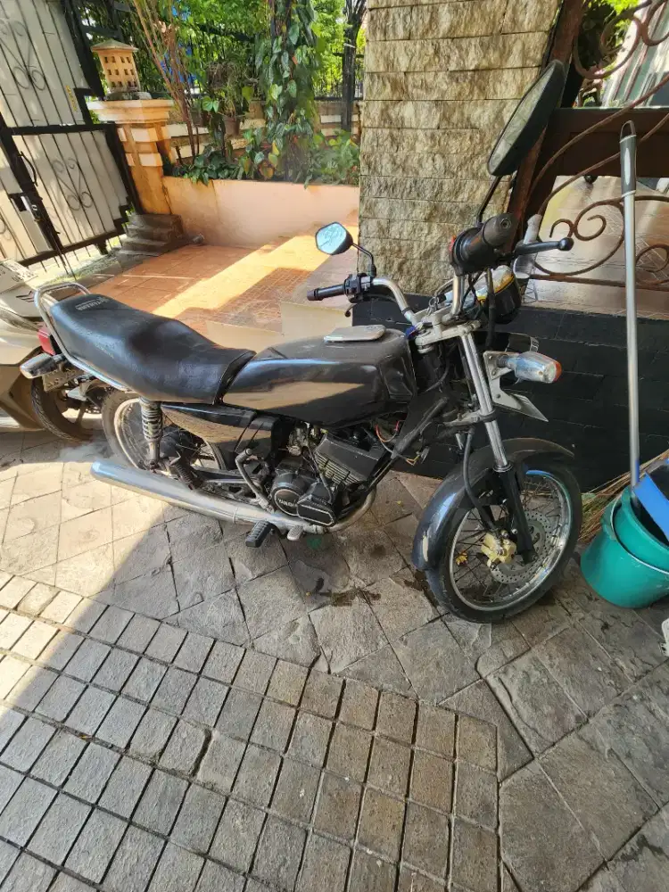 Dijual Yamaha RX KING Th 2004 Tgn 1
