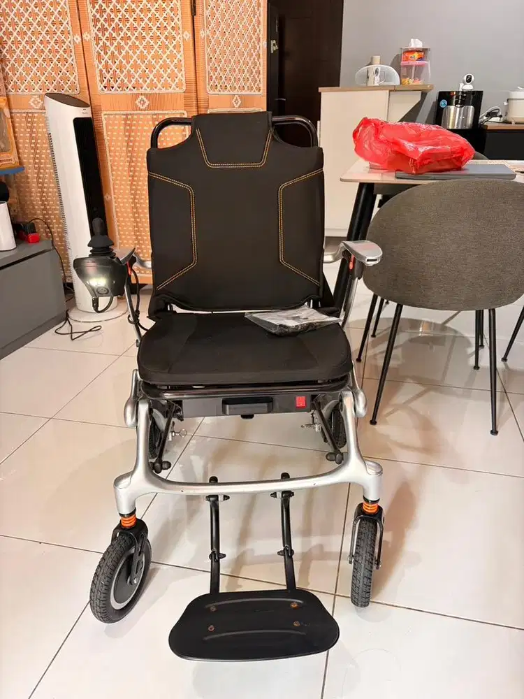 Kursi roda electric