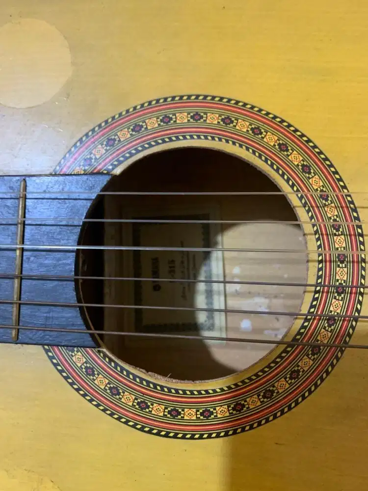 GITAR MEREK YAMAHA