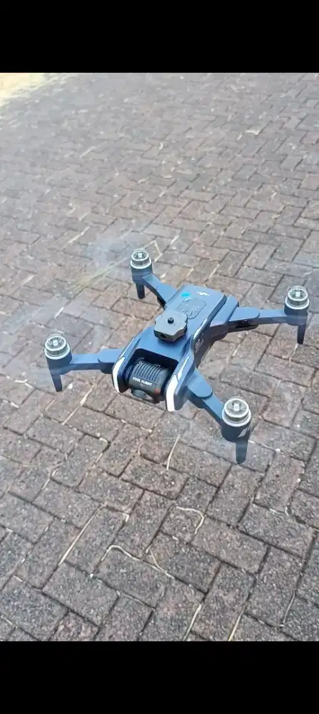 Dijual Drone kelas menengah siap dimainkan