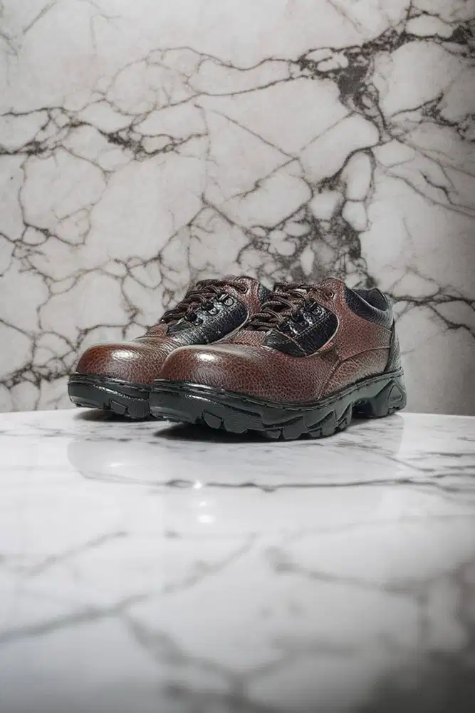 Original Sepatu safety area industri berat Banjarbaru