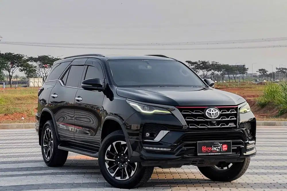 Toyota Fortuner VRZ TRD 2.4 Diesel Solar AT Matic 2021 Hitam Metalik