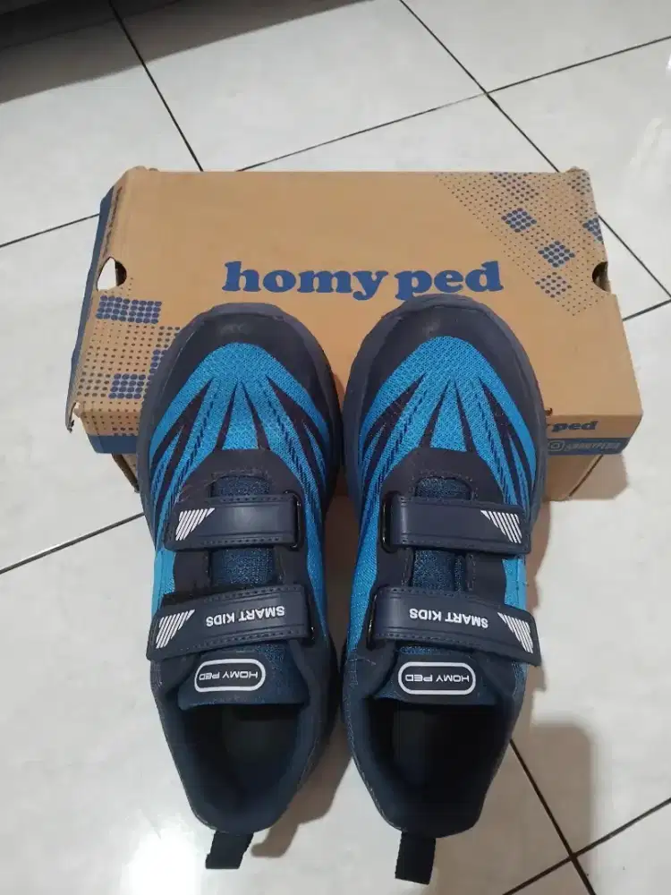 Belum dipakai Sepatu Anak Homy Ped kondisi mulus