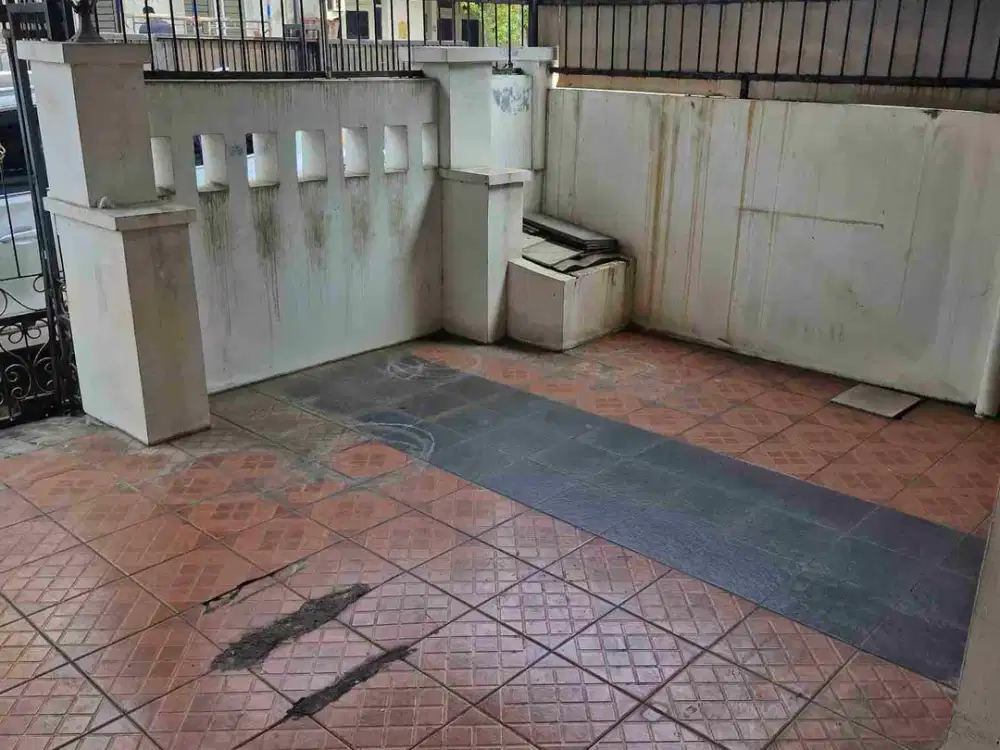 DIJUAL RUMAH MURAH 1.5 LANTAI SIAP HUNI BEBAS BANJIR SHM HADAP TENGGARA DI CITRA 5