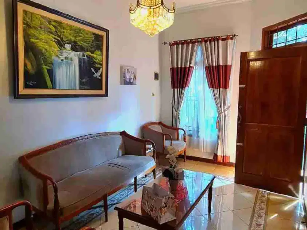 Rumah 2 Lantai 4 KT SHM di Taman Kedaung Pamulang Ciputat Tangsel Harga 1 M Nego