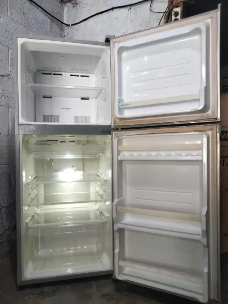 KULKAS 2PINTU ( SHARP )