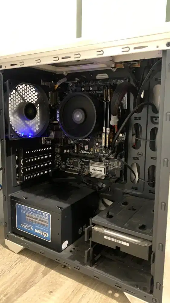 Jual PC Pribadi Bekas pemakaian gaming & live