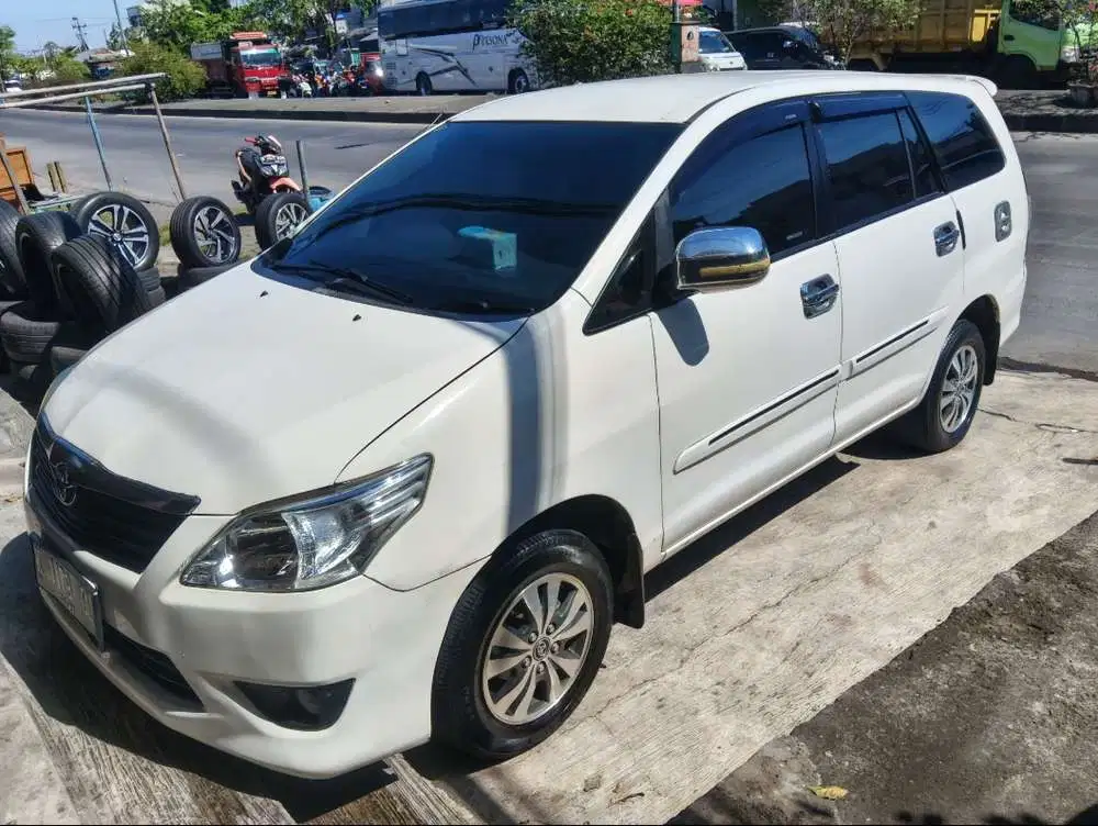 Toyota Kijang Innova 2012 Bensin