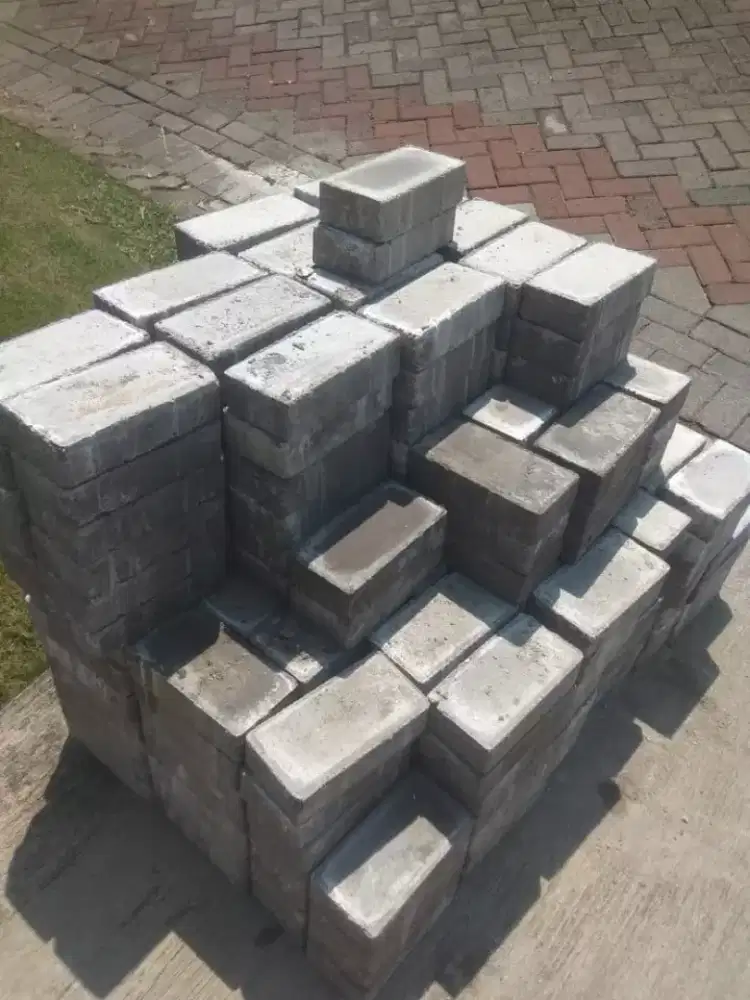 Pasang Paving jasa aja maupun plus bahan siap kerjakan pemasangan