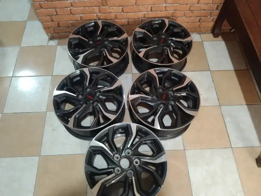 ORI Toyota Rush TRD Ultimo Ring 16 mulusss