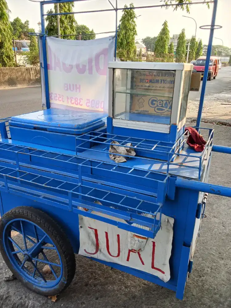 Gerobak besi siap pakai