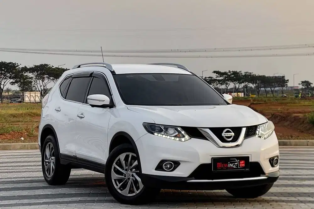 Nissan Xtrail 2.5 X-Trail 2.5  AT Matic 2017 Putih  Metalik.