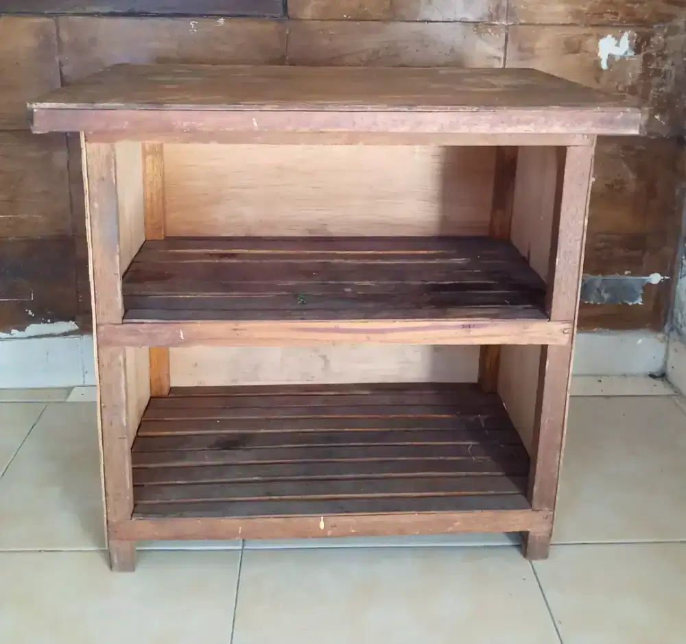 Meja kayu dapur