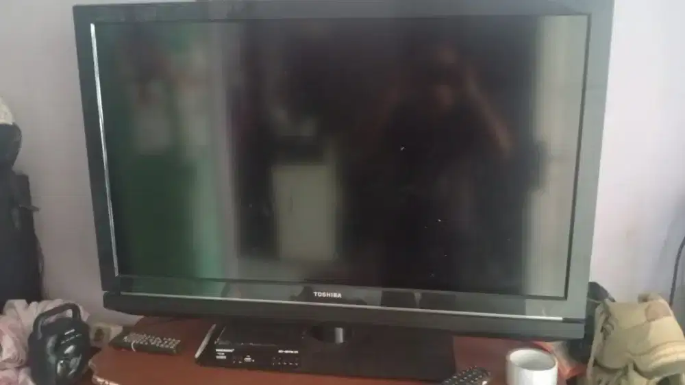 DIJUAL TV TOSHIBA 42 INCH + STB