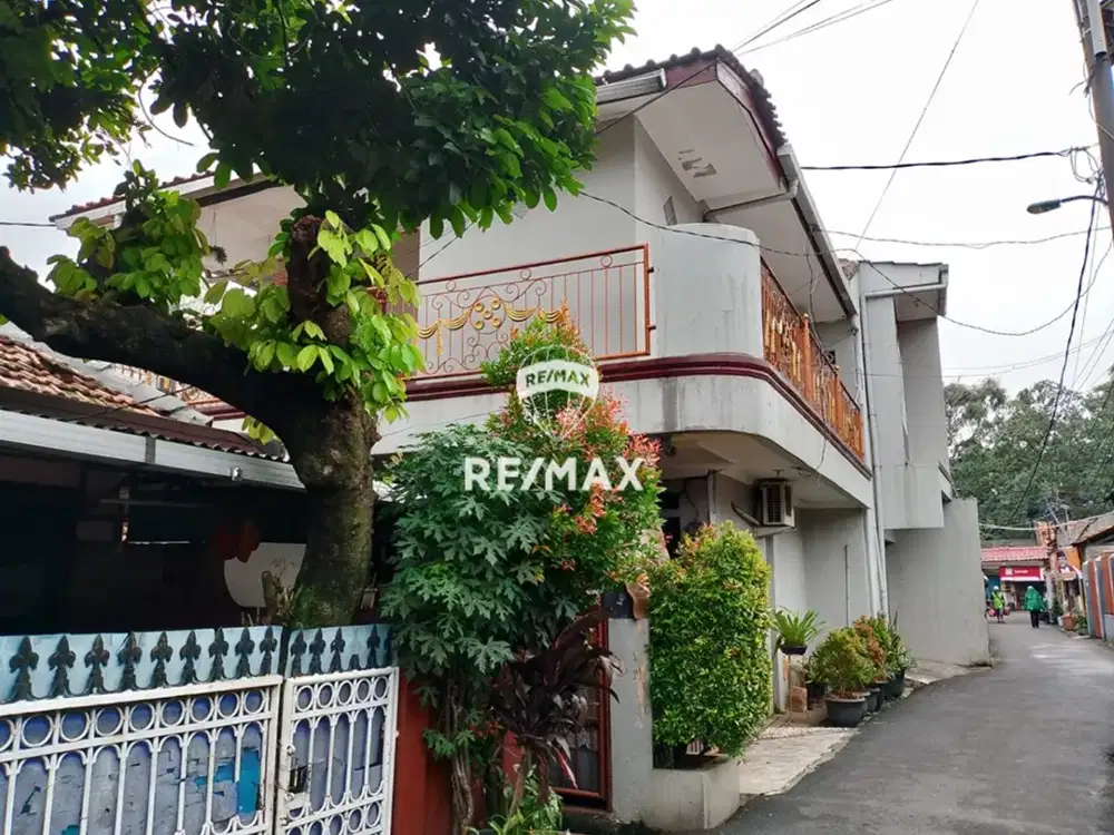 BU! Rumah 2 Lantai Pasar Rebo 50m Raya Bogor – SHM, Nego Keras!