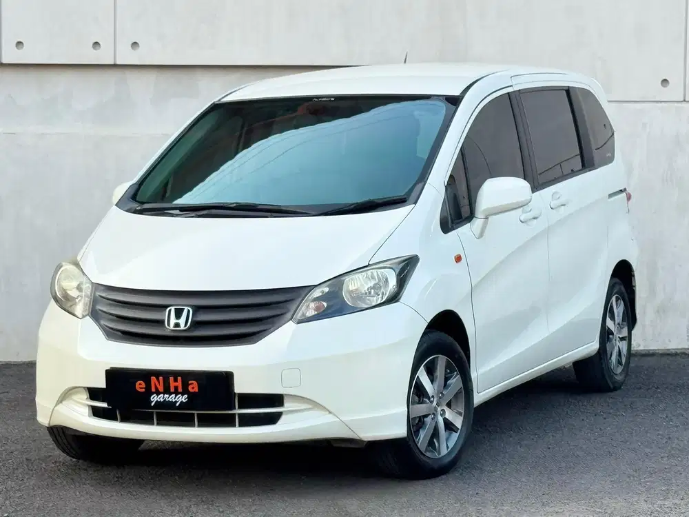 KM 72rb.. HONDA FREED S 1.5 Automatic 2012.. eNHa garage Semarang..