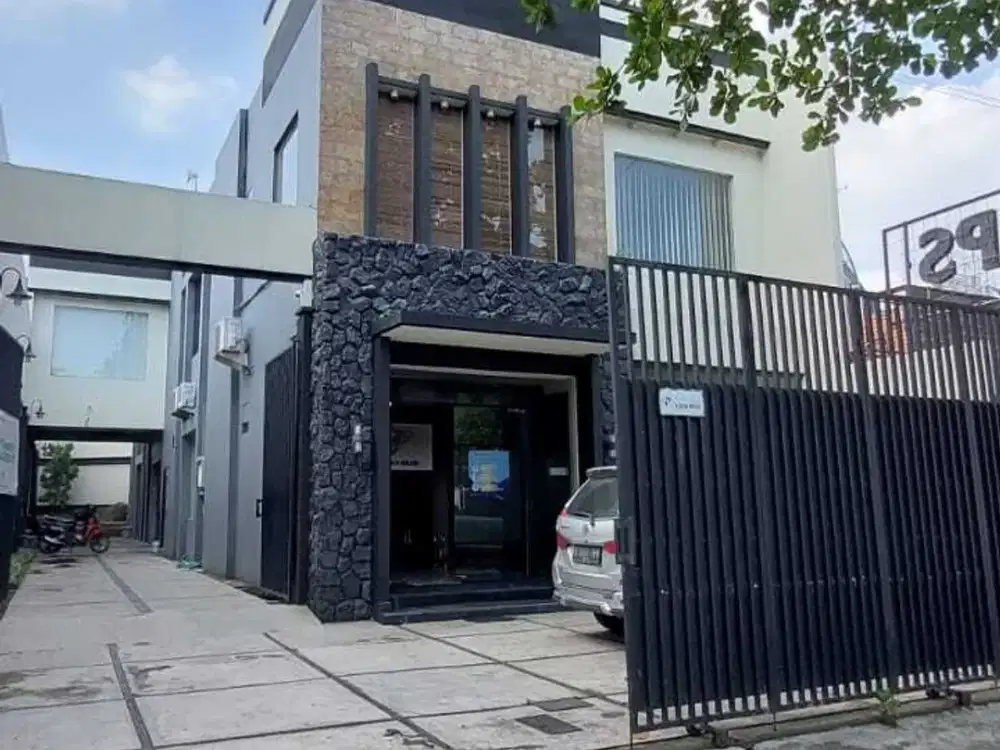 Rumah Kantor Siap Pakai di Pusat Tengah Kota Surabaya, Jalan Sriwijaya
