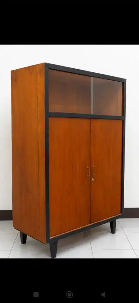 Lemari jati solid retro minimalis