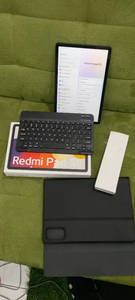 Tab redmi pad SE 4/128 wife only plus dengan yg lainnya mulus