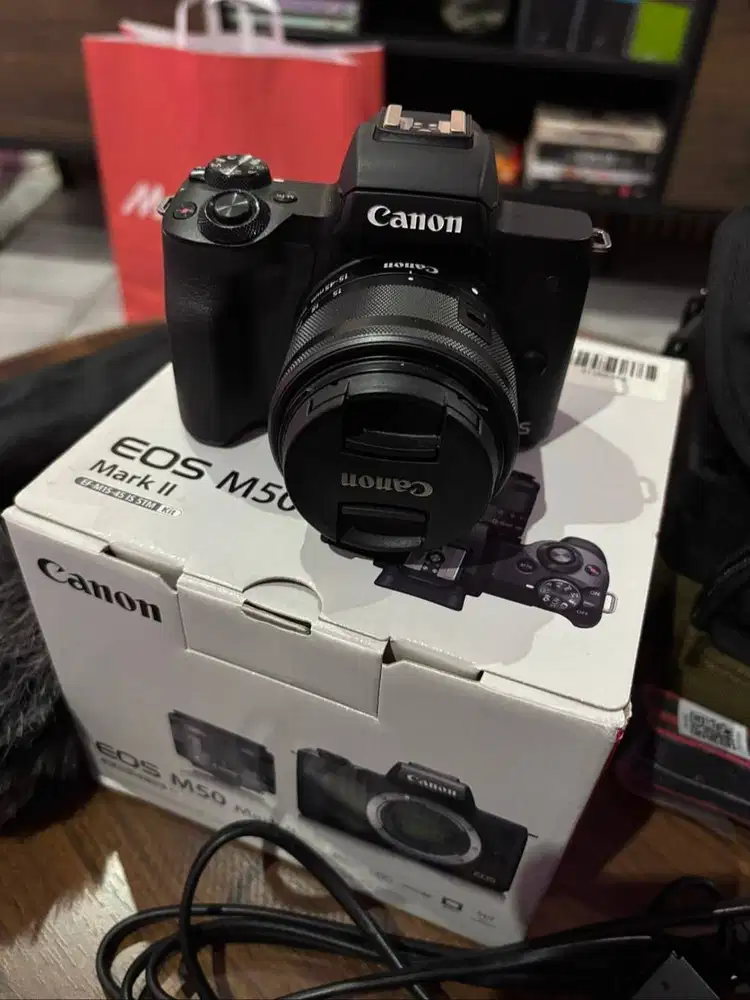 Kamera Mirrorless Canon M50 Mark II, Live Stream & Vlog, Touch Screen
