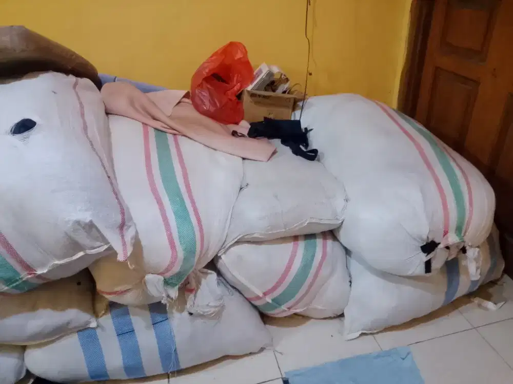 dijual kain satin sisa potongan