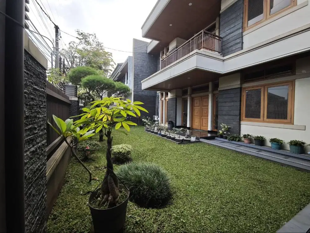 Dijual Rumah Mewah Terawat di Mainroad Mekarwangi Bandung
