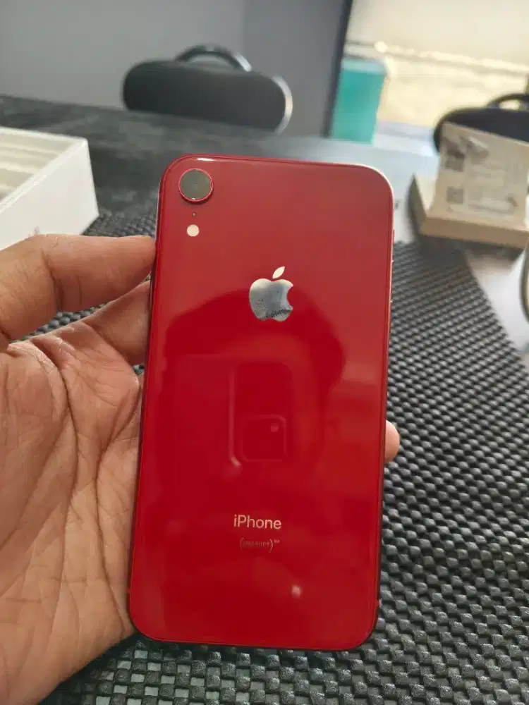 iPhone XR 64 GB Merah (Ex - Resmi iBox) second