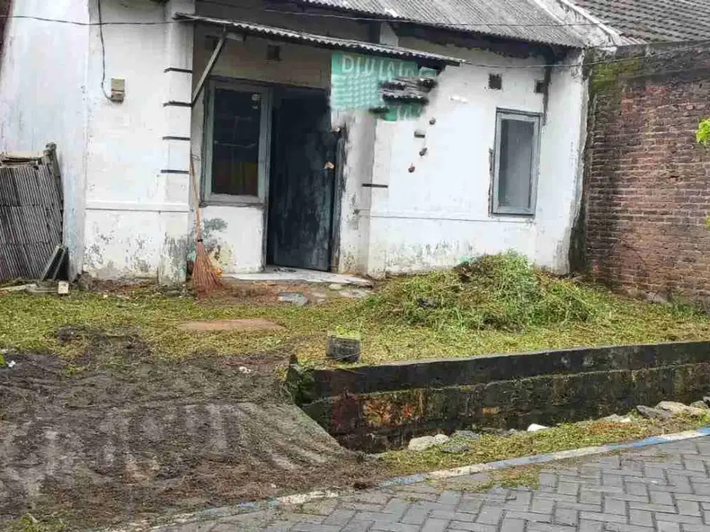 Dijual rumah hitung tanah di jl batu pualam Driyorejo Gresik