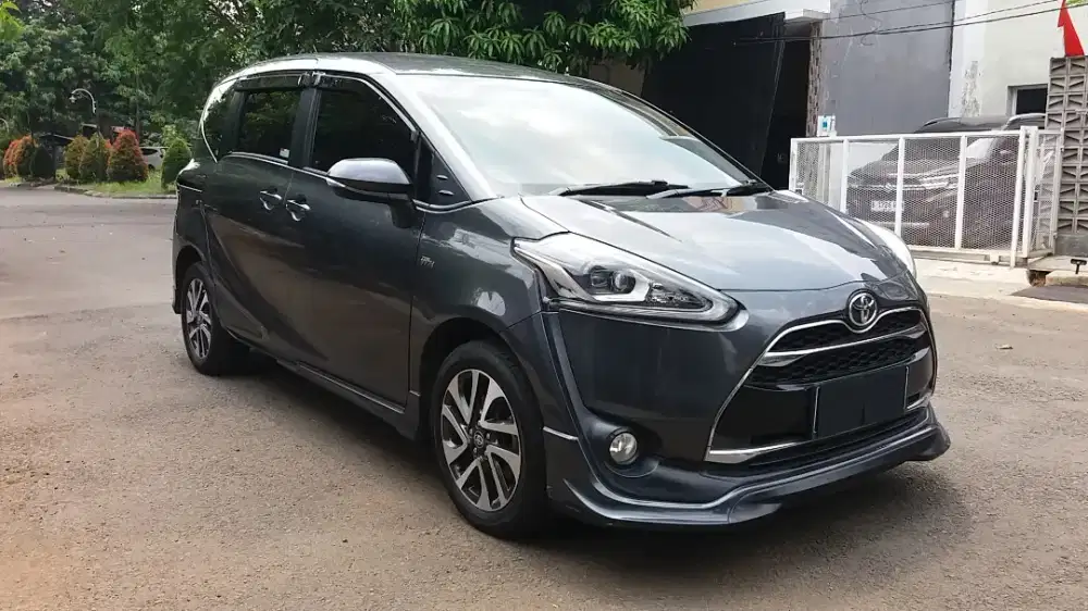 CASH !! Toyota Sienta Q 2016 Cvt At Matic Pajak Panjang Siap Luar Kota