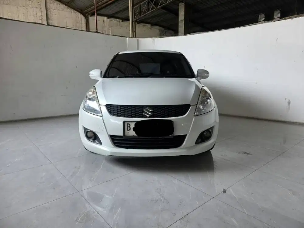 Suzuki Swift GX 1.4 MT ( Manual ) 2015 Putih Km 108rban plat ganjil