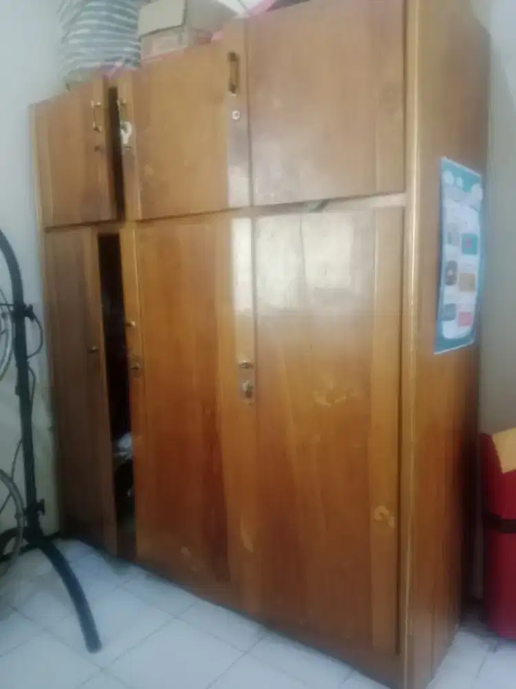 Lemari jati 3 pintu
