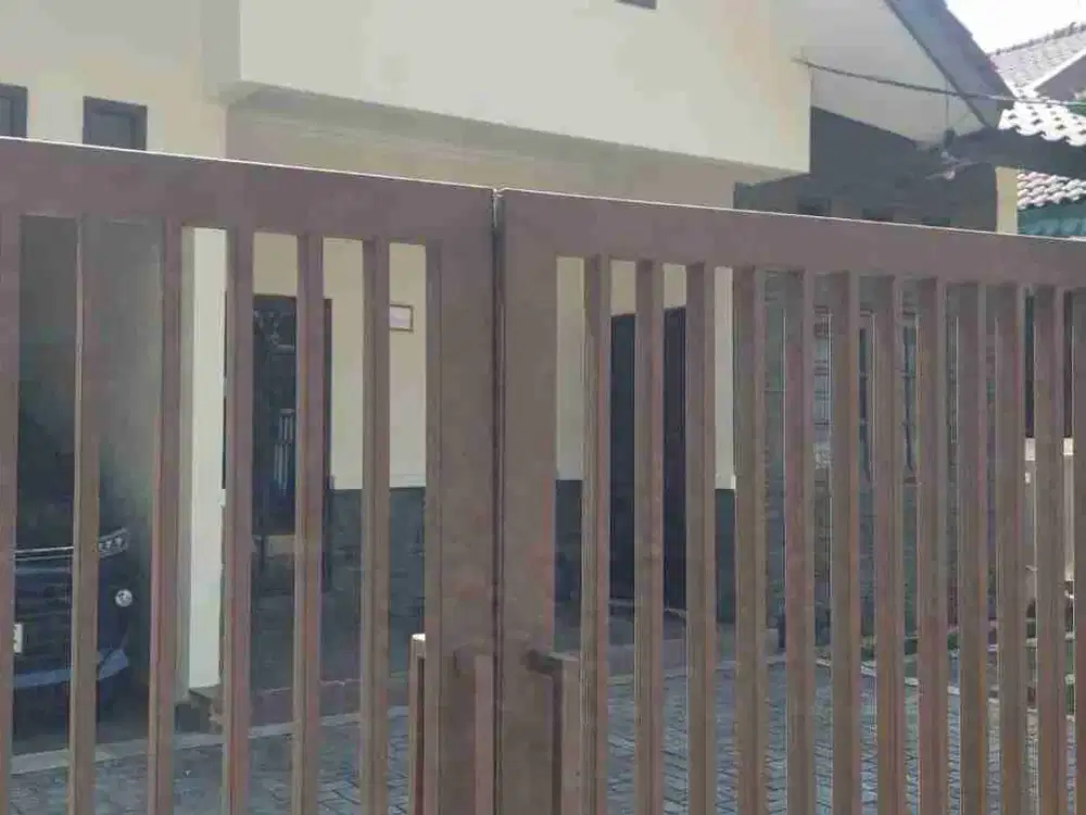 dijual rumah 2 lantai. Poltangan Jaksel