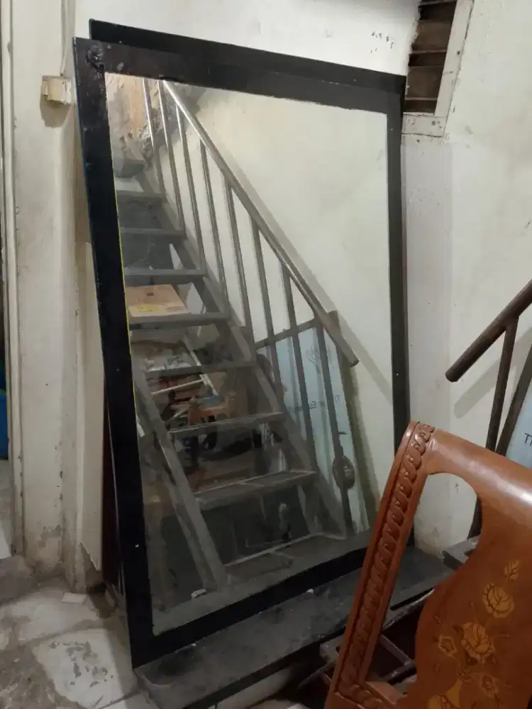 Dijual cepat kaca salon mewah