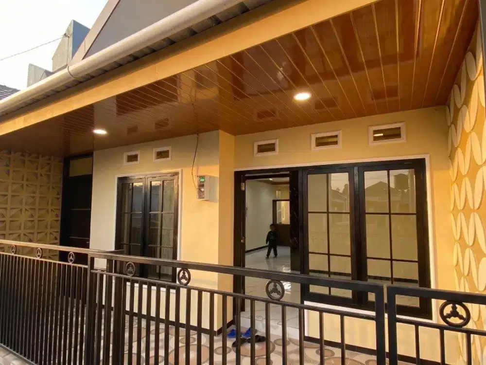 Dibawah Harga Pasar Rumah Baru Renovasi di Jl Pahlawan Malang (RKS,IRA)