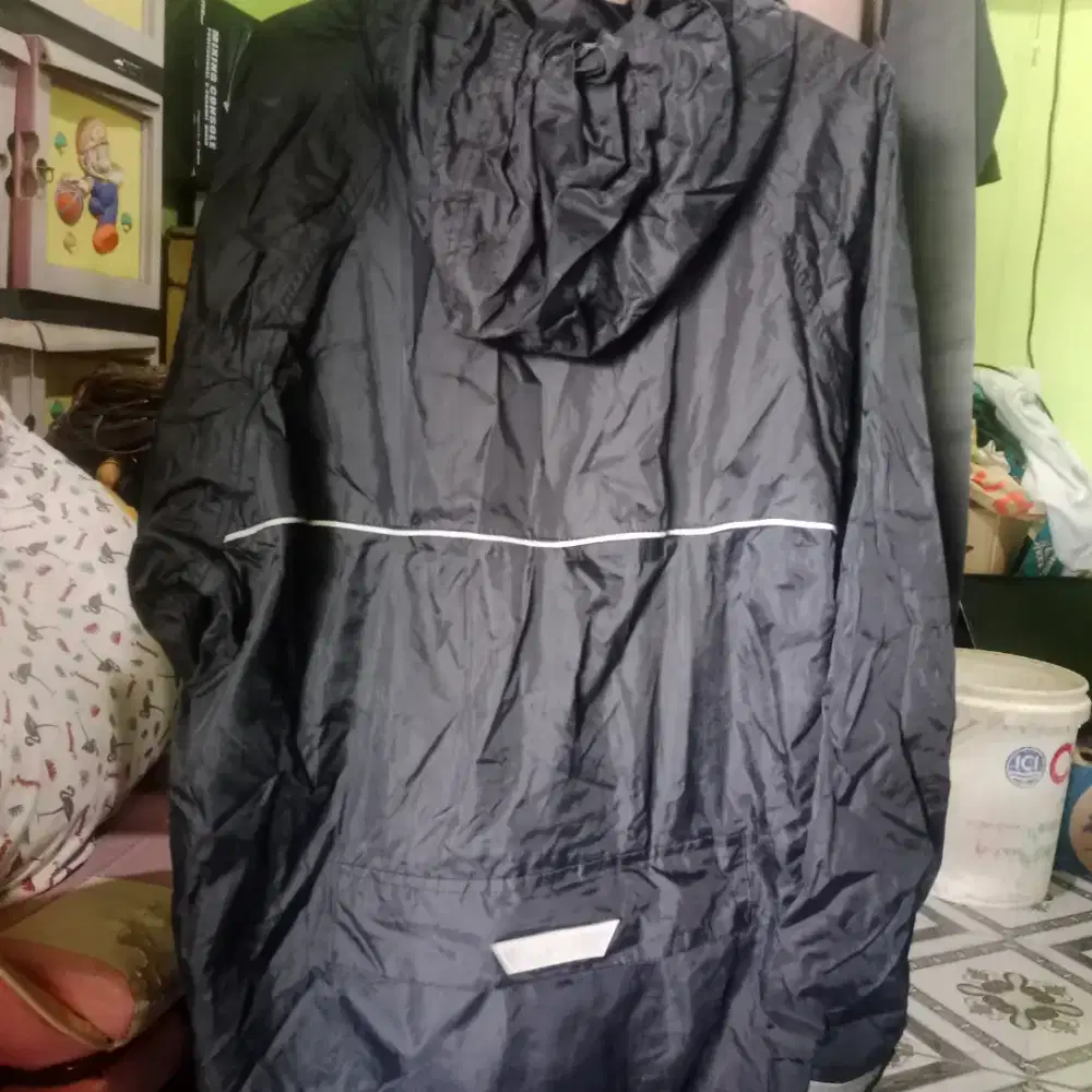 Jual jaket waterproof untuk naik gunung model lama Eiger