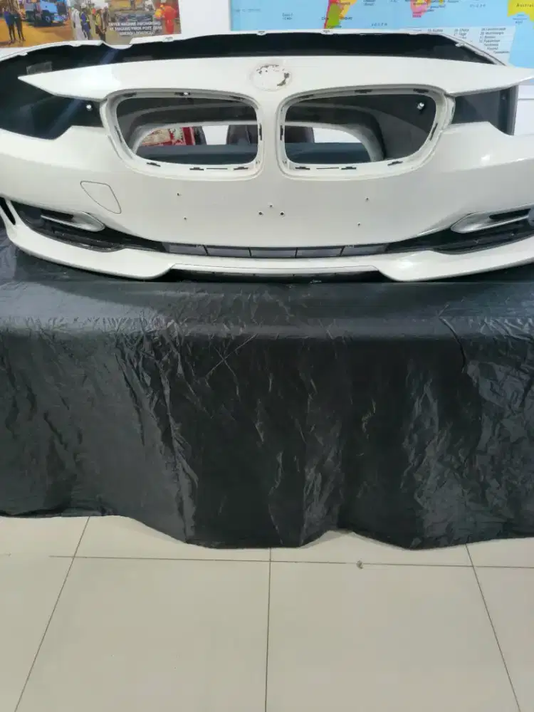 (Bundle) Bumper depan belakang BMW F30 Original