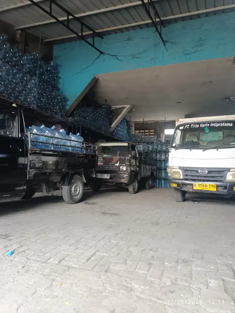 Dibutuhkan anak gudang Aqua Galon