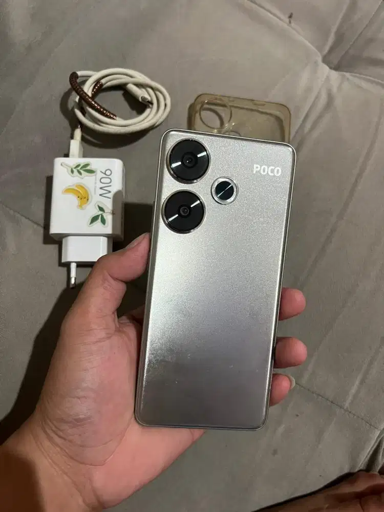 Poco f6 12/512 resmi