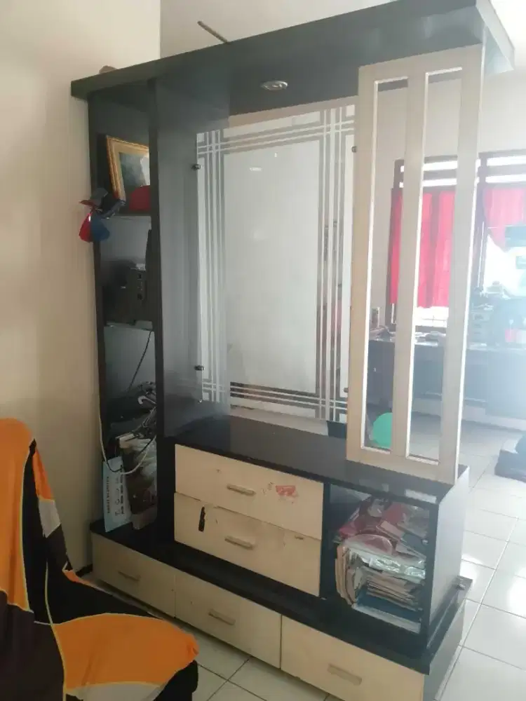 Bufet kaca ruang tamu