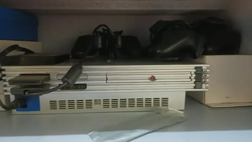 For sale PS2 ORI SONY WARNA PERAK / SILVER