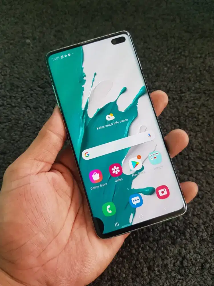 Samsung S10+ NFc mulus minus layar tompel kecil.. Aman bgt buat pakean