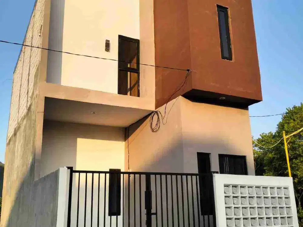 dijual rumah baru 2 lantai lokasi gunung anyar tambak Surabaya