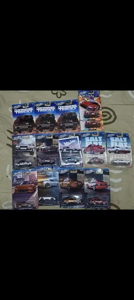Di jual cepat 53pcs koleksi kesayangan hot well lokasi bsd